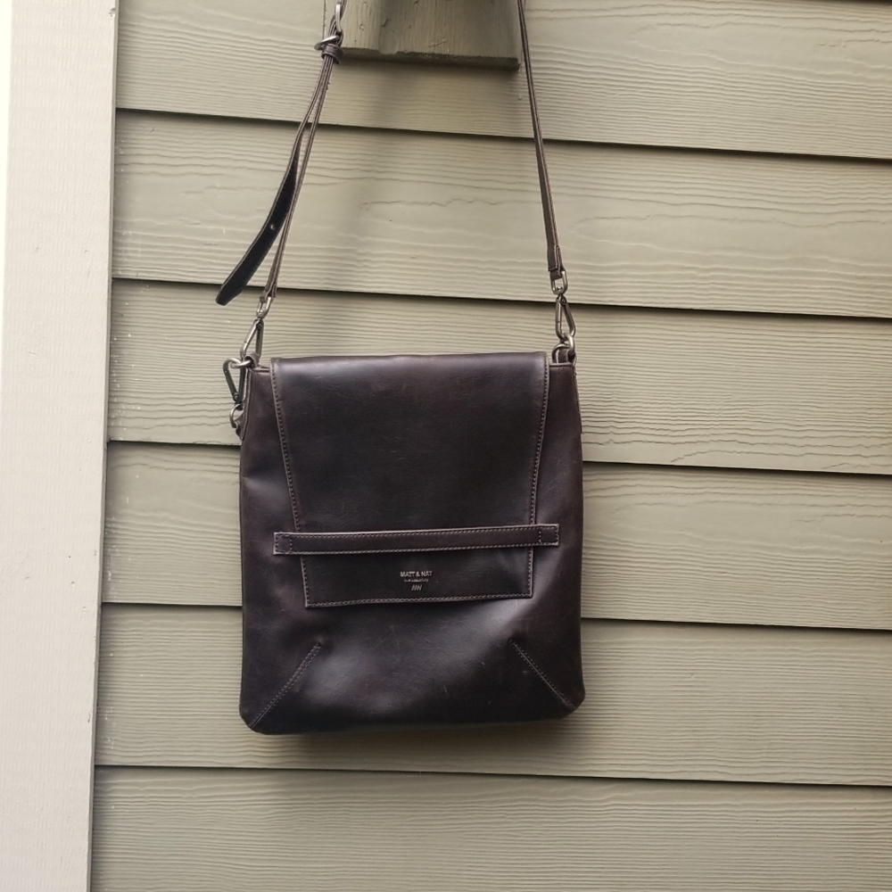 Matt & Nat crossbody vegan bag